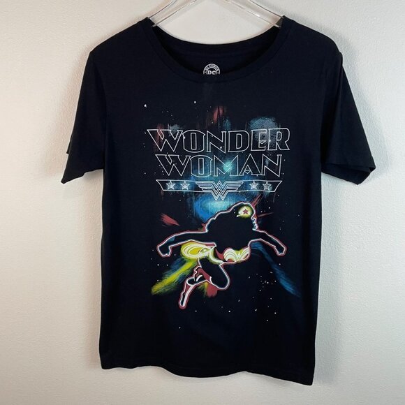 Wonder Woman D.C. Comics Tee Size Junior Large (11/13) - Picture 1 of 6